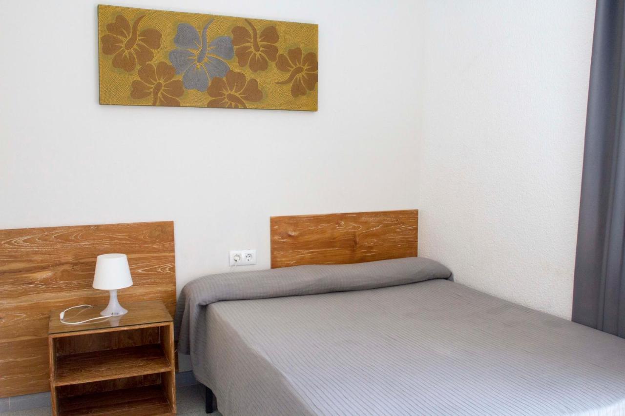 Hostal Ancora Льорет-де-Мар Номер фото